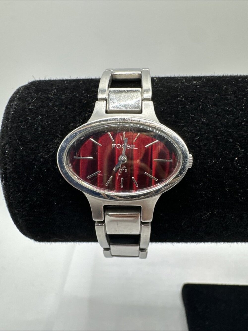 Fossil F2 women's wristwatch silver tone horizontal oval Face Red 7.25”  READ!